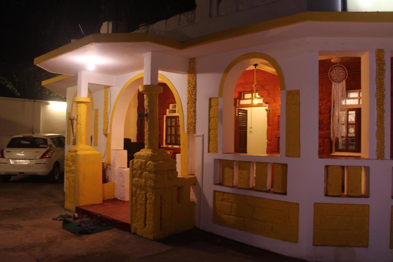Aerostel - Backpacker'S Hostel In Goa Calangute Exterior photo